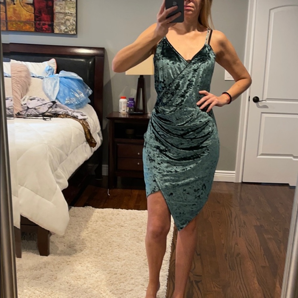Revamped strap velvet green dress NWnT size Xl